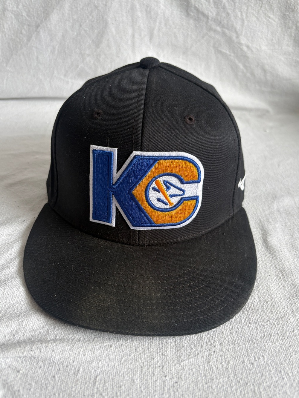 Kansas City Royals Mizuno Black Hat with Blue and Gold KC Patch SZ S/M